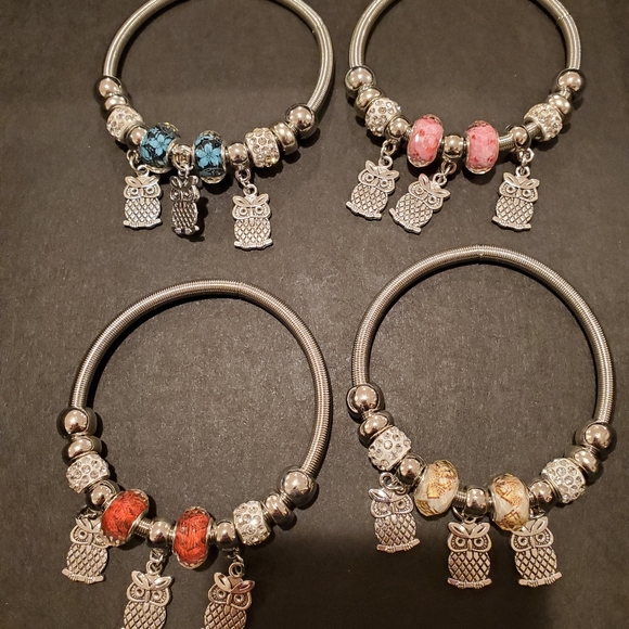 Bracelets - Picture 2 of 4